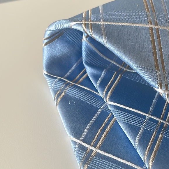 Light Blue and Gold/White Striped Silk Tie - Michael Kors - Picture 9 of 9